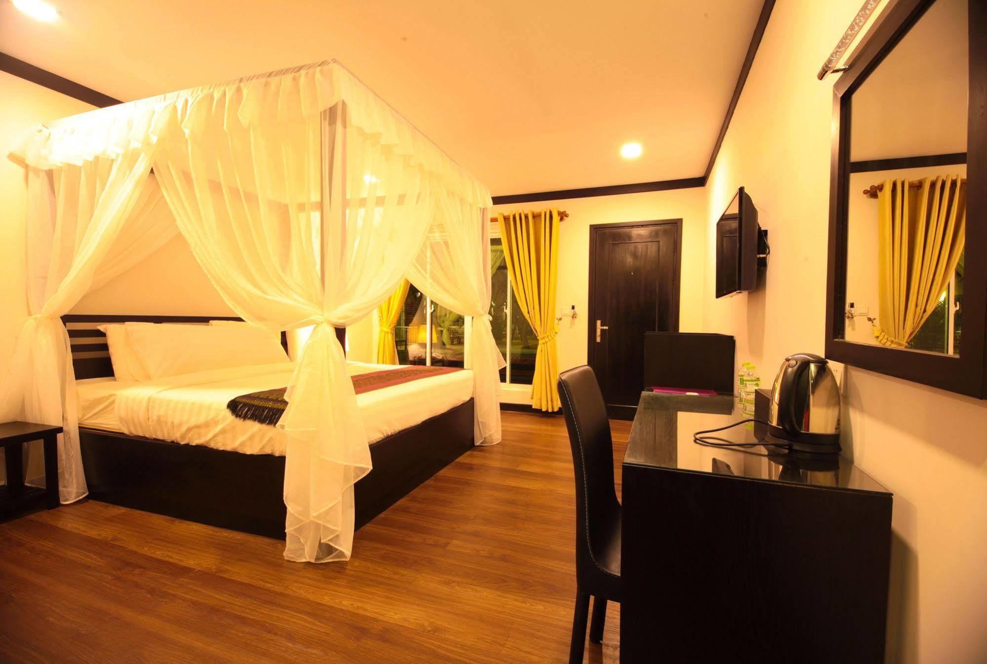 Twin Palms Resort Sihanoukville Kültér fotó